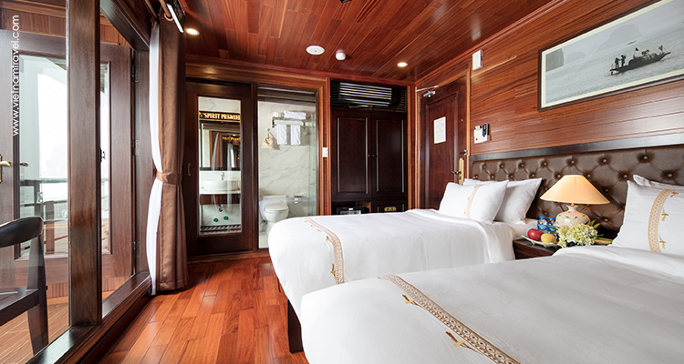 vspirit-premier-cruise-Deluxe-Suite-Balcony2