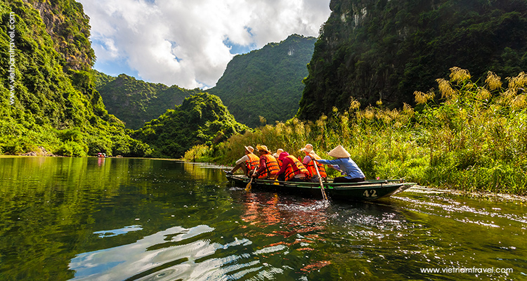 Vietnam-Ninhbinh-Ninh-Binh-Excursion-2