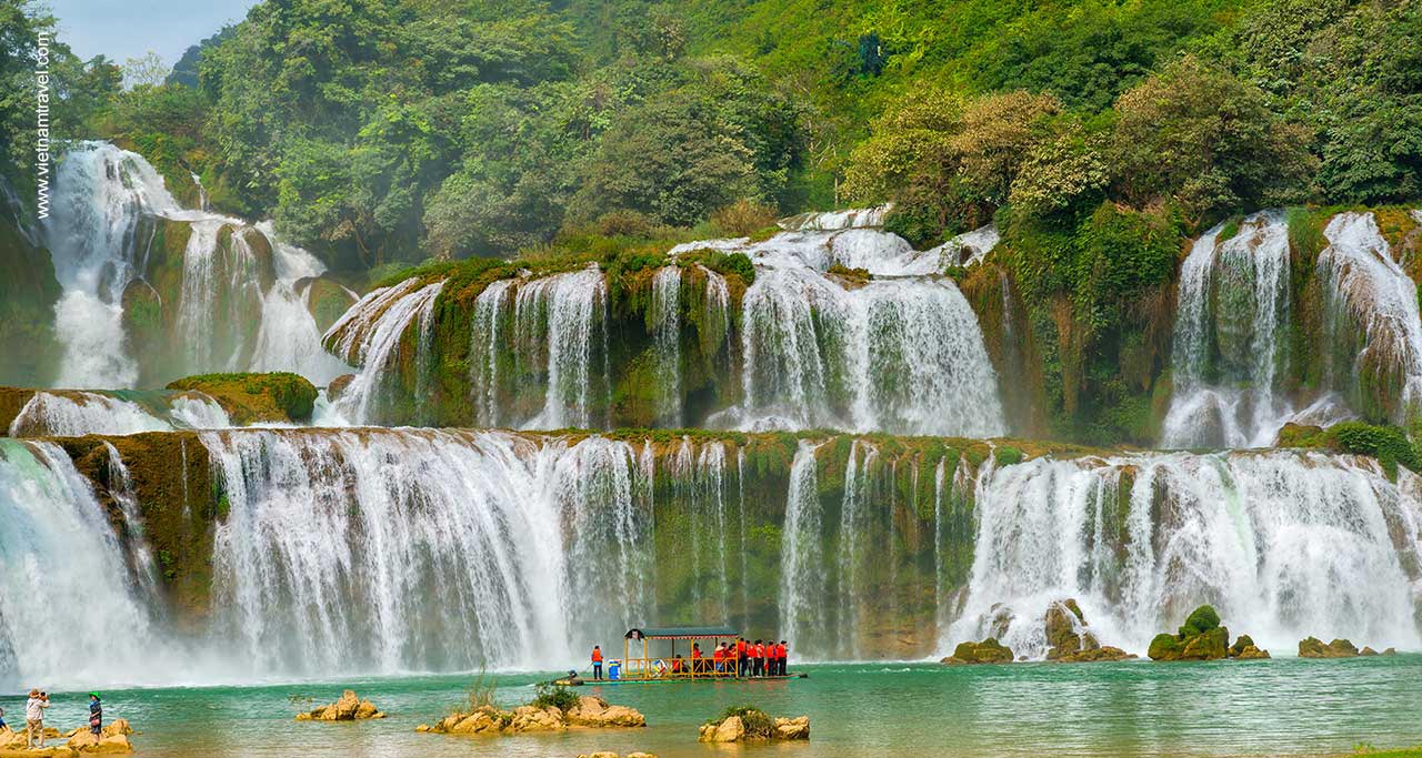 Incredible view of Ban Gioc waterfall Ban Gioc Waterfall (Cao Bang Province).